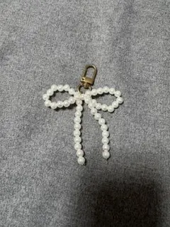 パールビーズ リボン型キーホルダー