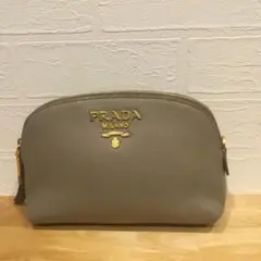 【新品未使用品】PRADA グレー ジュ　レザー ポーチ