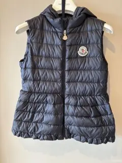 モンクレ　キッズ　フード付きダウンベスト　8A