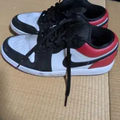 NIKE Air Jordan 1 Low ブラック レッド ホワイトのサムネイル