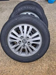 ももたろ TOYOTAエスクァイア純正ホイール 2 ももたろ様専用 TOYOTAエスクァイア純正ホイール 2 - メルカリ