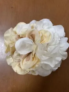 フラワーコサージュ ハンドメイド　髪飾り