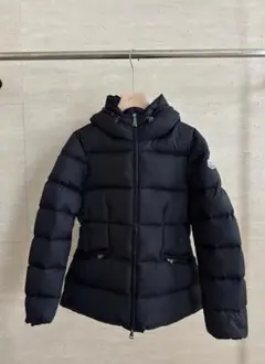 ✨人気✨《MONCLER》 フード付き ブラック ダウンジャケット☆