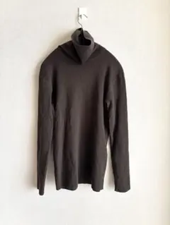 ドレスハーセルフ　タートルネック　ニット