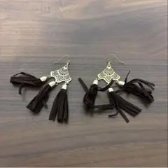 フリンジ　タッセルピアス ブラウン ゴールドカラー