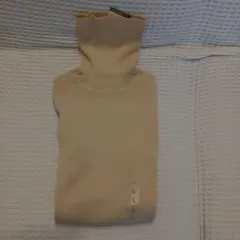 新品、未使用 ユニクロ リブタートルネックセーター ベージュ Lサイズ