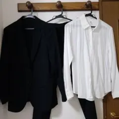 UNIQLO　ブラック　感動スーツ　セットアップ　Sサイズ　3点セット　ブラウス