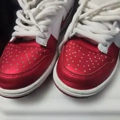 Nike SB Dunk Low Supreme "Varsity Red"のサムネイル