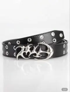 スタッズ付きブラックレザーベルト