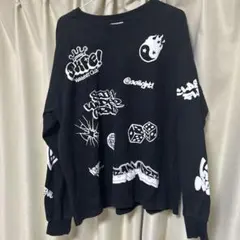 グラフィックプリント 黒 長袖Tシャツ