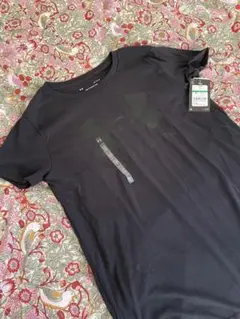 新品未使用品 Under Armour 黒 Tシャツ