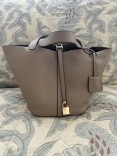 ベージュ本革キューブ バッグ スカーフ付き