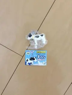 子ウシアピるチャーム 鼻輪付きの子ウシ 黄色