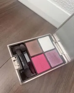 アイシャドウパレット ブラウン・ホワイト・ピンク・パープル