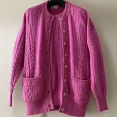 ピンク ケーブル編み カーディガン、セーター アンサンブル