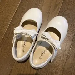 Catherine C リボン付きフォーマルシューズ ホワイト