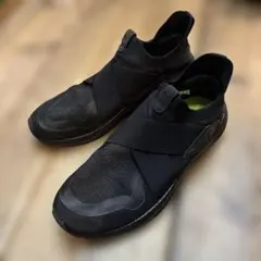 【早い者勝ち】Puma スリッポン スニーカー　ブラック 黒27.0