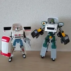 み*ん様 トミカ ジョブレイバー2体 救急車 クロネコヤマト