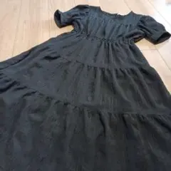 ブラック 半袖 ティアードワンピースのサムネイル