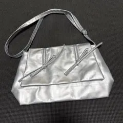 シルバー リボン付き ハンドバッグ