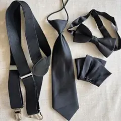 新品　 キッズネクタイとポケットチーフ　蝶ネクタイ サスペンダー 4点セット