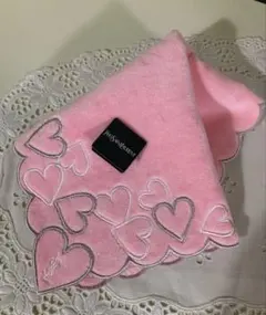 Yves Saint Laurent ピンク ハンカチ　ハート！