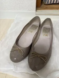 グレー リボン付き バレエシューズ