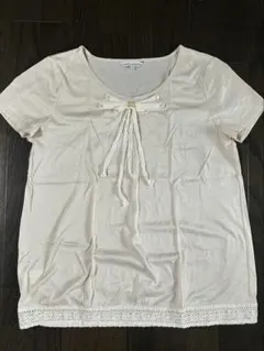 ほぼ未使用！ローラアシュレイ　レース飾りTシャツのサムネイル