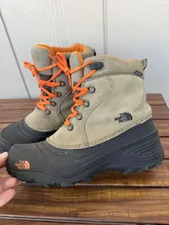 THE NORTH FACEのスノーブーツです。