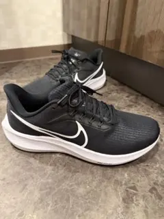 NIKE エアズームペガサス39 ランニングシューズ　黒　白　28cm
