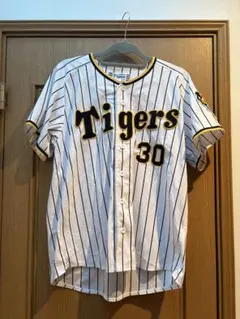 阪神タイガース 2023レプリカユニフォーム 背番号8番 佐藤輝明 - メルカリ