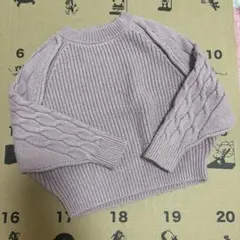 薄いピンク ケーブル編み ニット