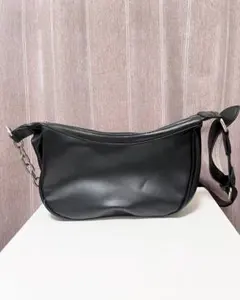 ブラックショルダーバッグ 革