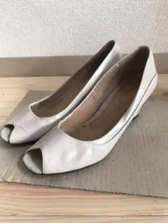 ネオリズム　パンプス　ベージュ　23.5cm　EE