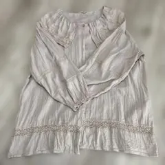 サマンサモスモス　レース装飾付き薄いグレー長袖ブラウス