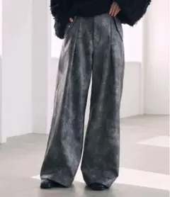 【完売品】Spielio ヴィンテージライクワイドフレア合皮パンツ M 24年製