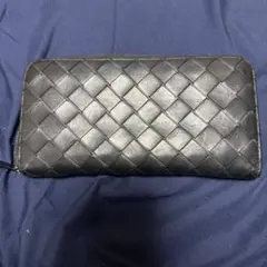 BOTTEGA VENETA イントレチャート 長財布 ラウンドジップ ブラック