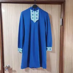 刺繍入りロイヤルブルー長袖ワンピース