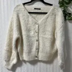 イング　カーディガン　シャギーニット　ホワイト　ビジュー　ボタン　萌え袖　M
