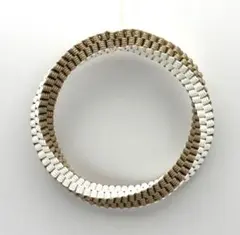 【管理番号58】クラフトバンド 白x茶12cmミニリース土台細