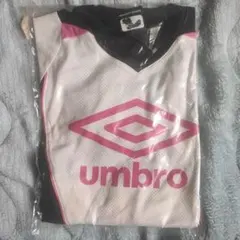 m*p様 umbro メッシュ Vネック Tシャツ 130のサムネイル