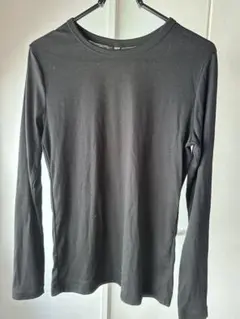 UNIQLO ブラック 長袖 Tシャツ M