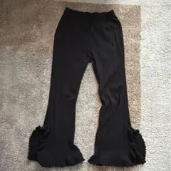 キッズ ブラック リブ編みフリル裾フレアパンツ
