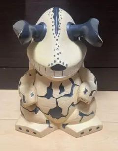レア：ウルトラマンシリーズ 怪獣カネゴン貯金箱 - メルカリ
