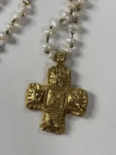 POCCI PARIS パールと金メッキの十字架型ネックレス