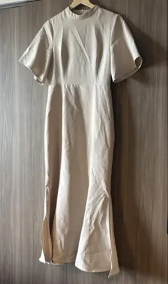 LAUIR ベージュ 半袖 ロングワンピース