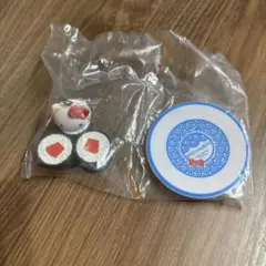 ハローキティ 寿司とお皿のセット　ガチャ