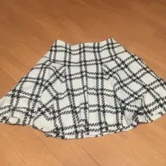 チェック白と黒  膝丈スカート