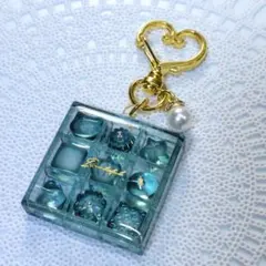 【ハンドメイド】大人可愛いチョコレートBOX レジンチャーム エメラルド