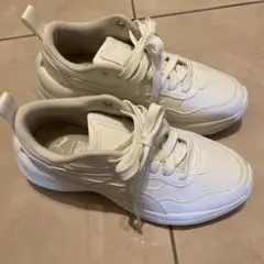 Puma ホワイト スニーカー 厚底